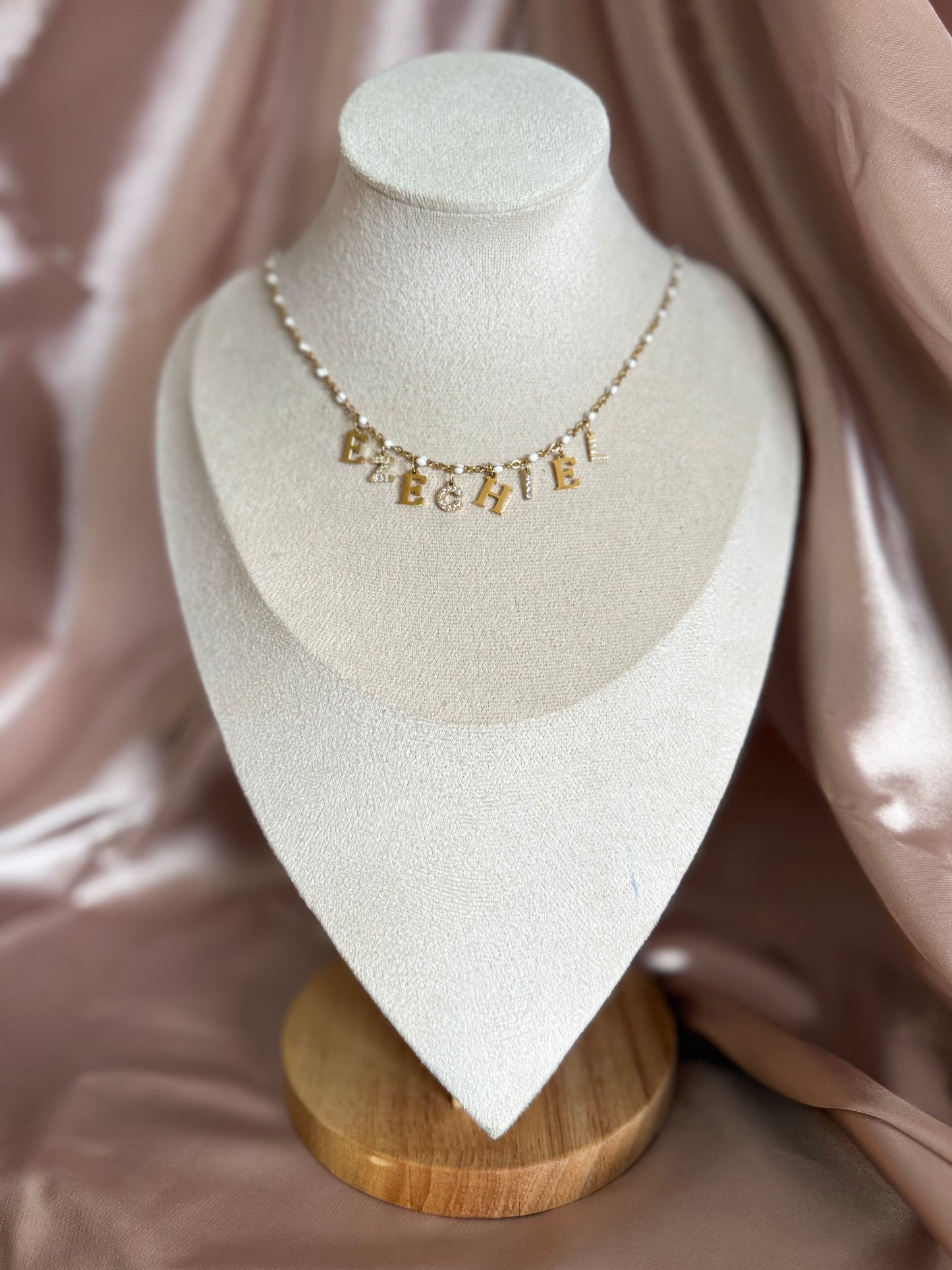 Collier « MÉLANGE AVEC ET SANS STRASS »personnalisable